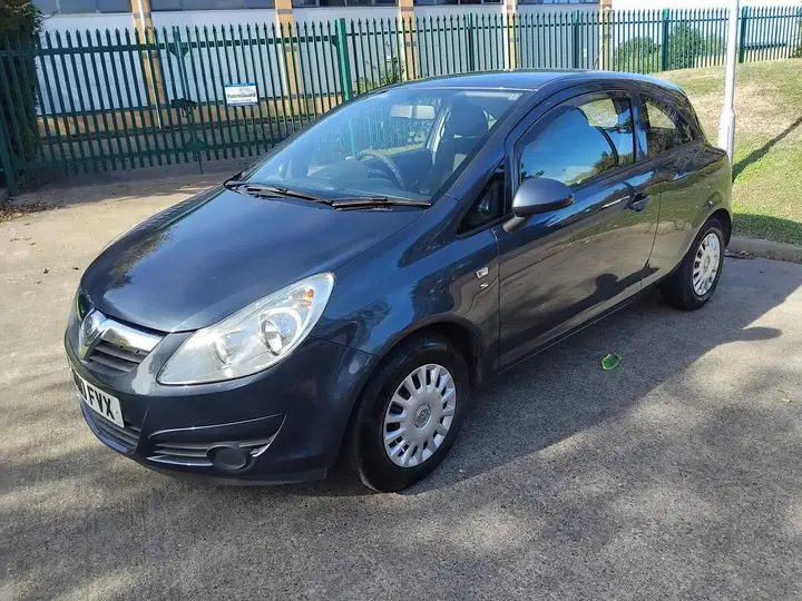 Vauxhall Corsa 2010 photo 3