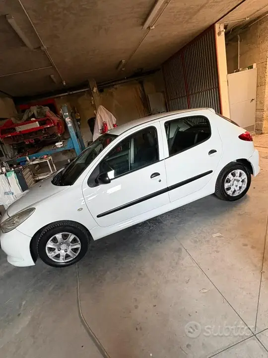 Peugeot 206