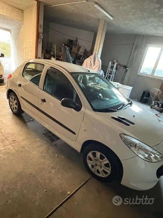 Peugeot 206 2009 photo 3