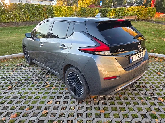 Nissan Leaf 2023 photo 2