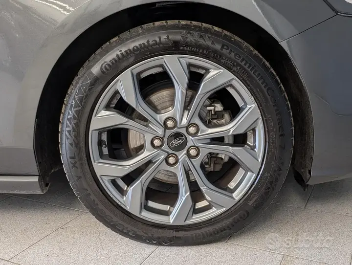 Ford Focus 2023 photo 3