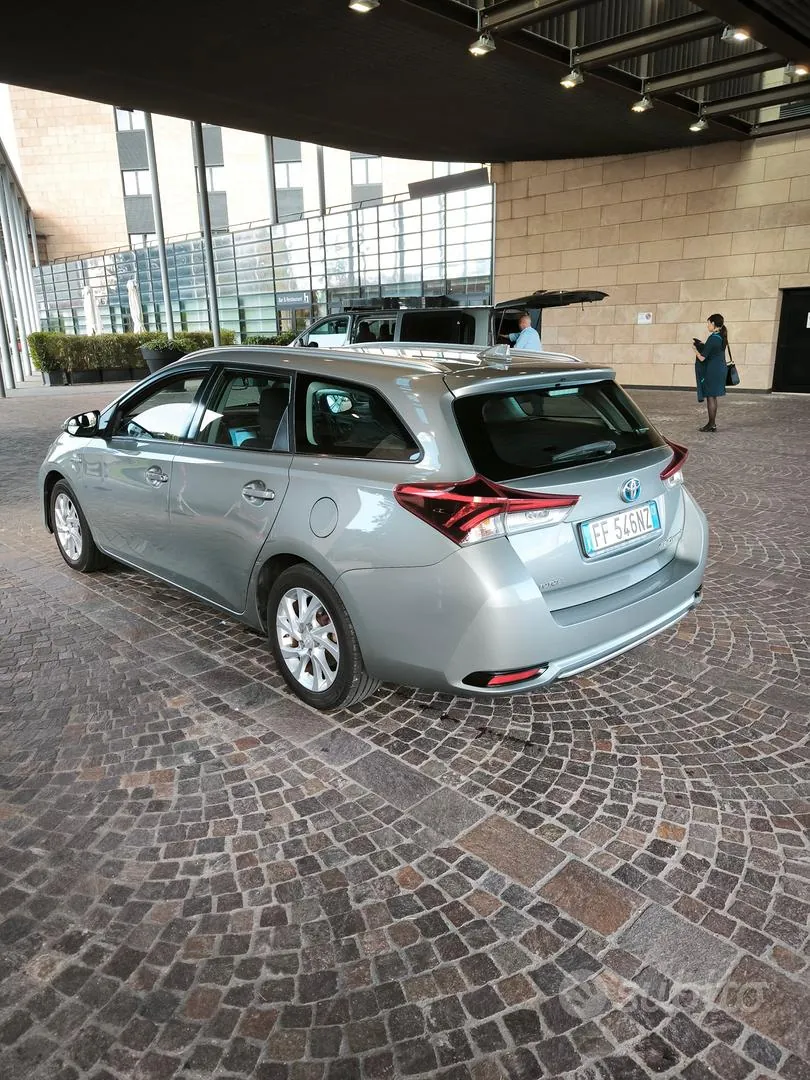Toyota Auris 2016 photo 3