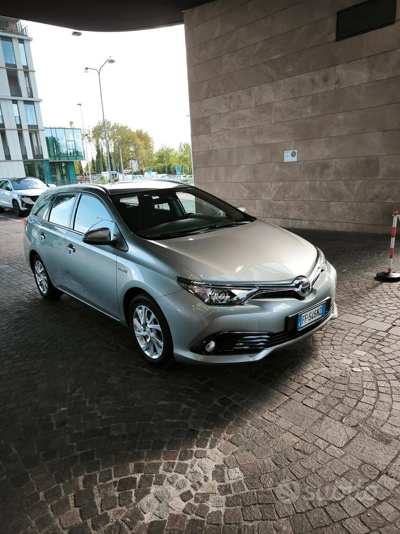 Toyota Auris 2016 photo 2