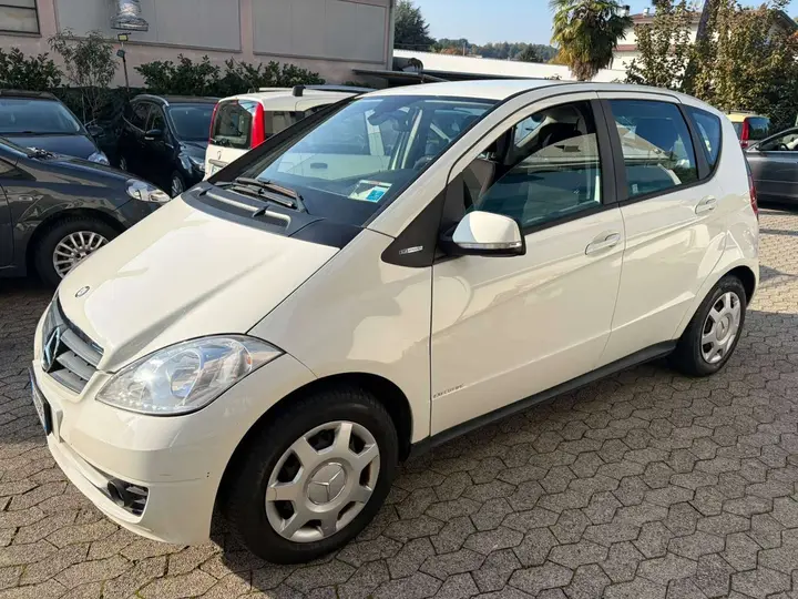 Mercedes-Benz A 180