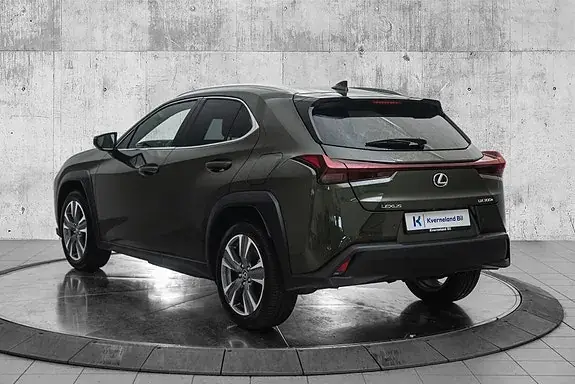 Lexus Ux300E 2026 photo 3