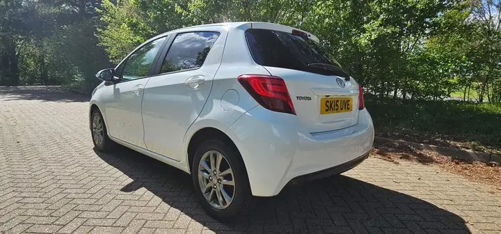 Toyota Yaris 2015 photo 5