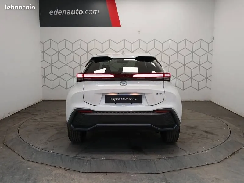 Toyota C-Hr 2025 photo 4