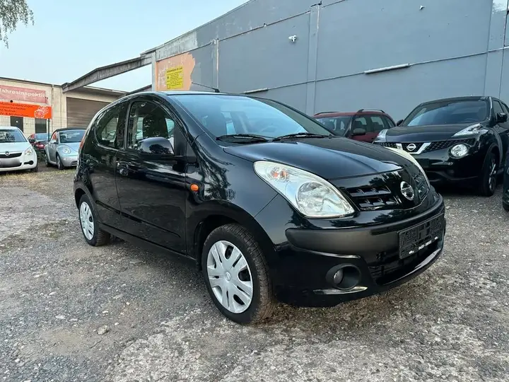 Nissan Pixo