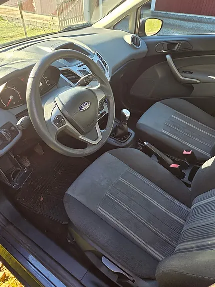 Ford Fiesta 2010 photo 5