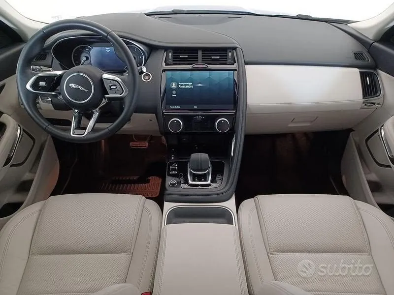 Jaguar E-Pace 2023 photo 4