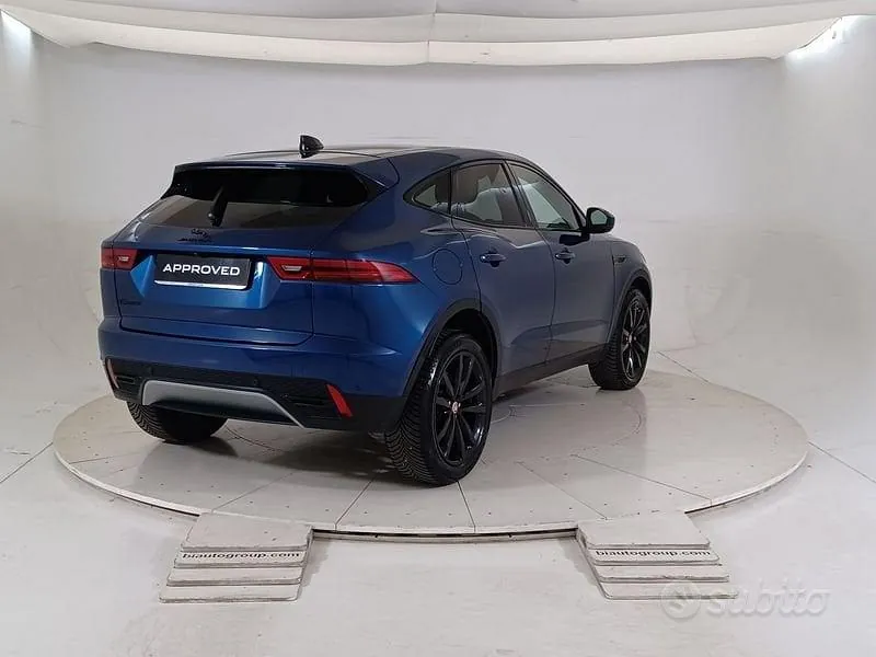 Jaguar E-Pace 2023 photo 2