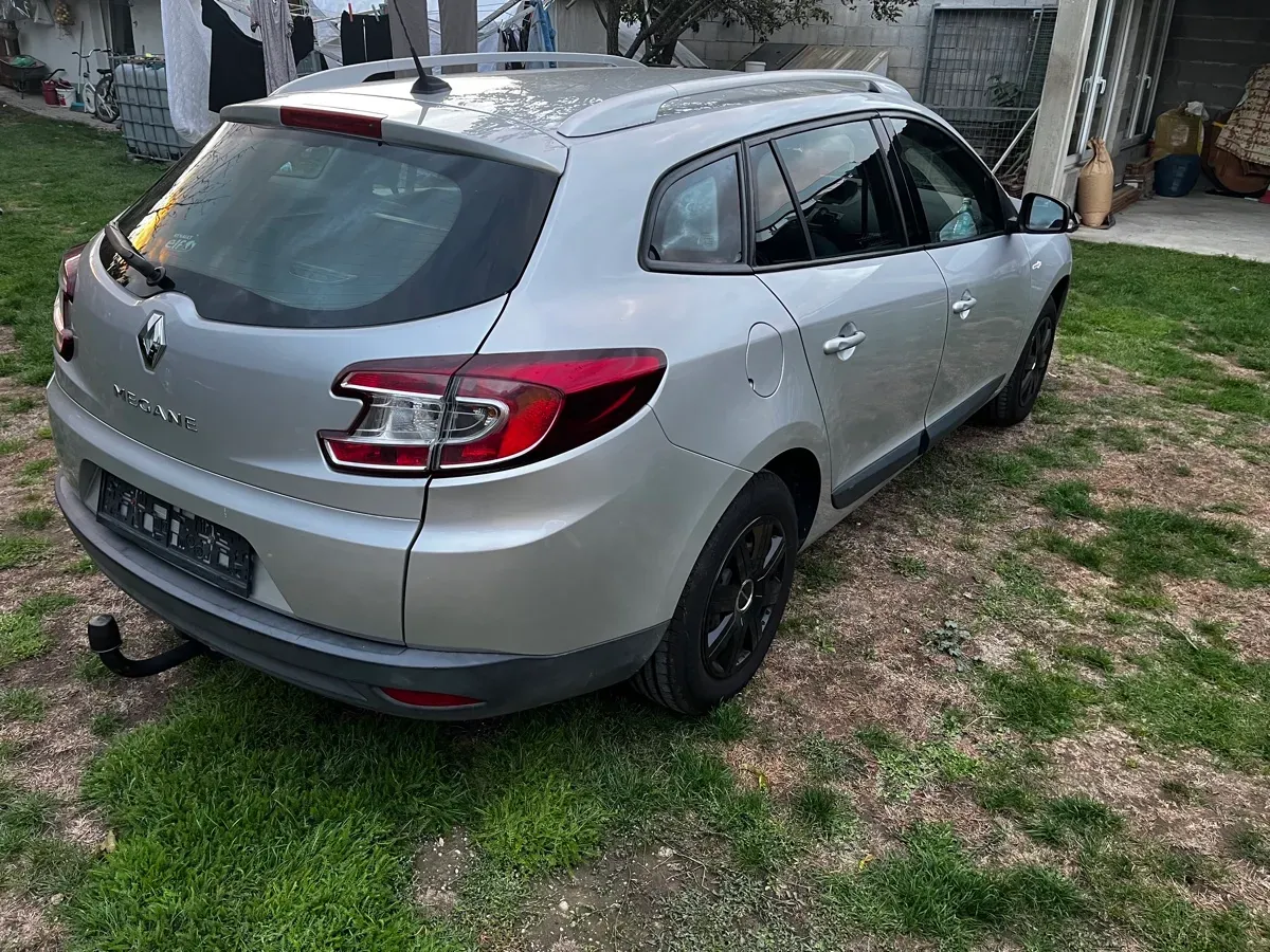 Renault Megane 2011 photo 3
