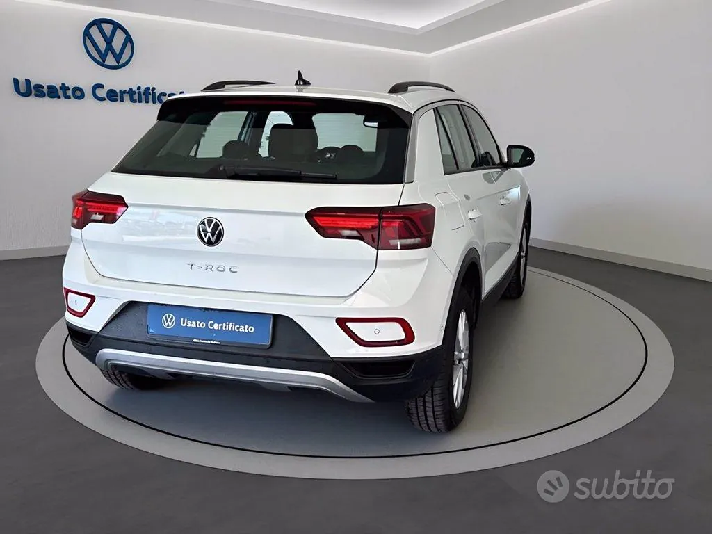 Volkswagen T-Roc 2023 photo 3
