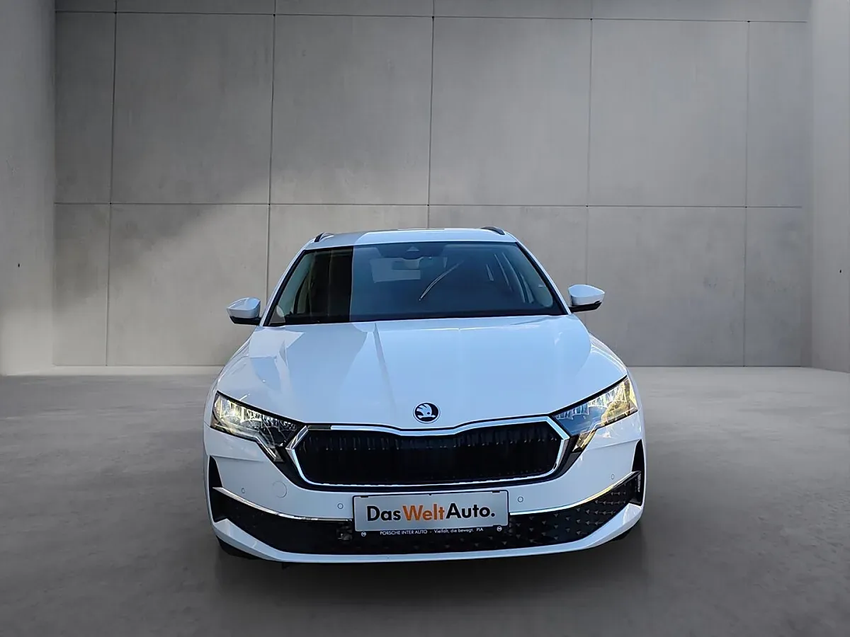 Skoda Octavia 2025 photo 2