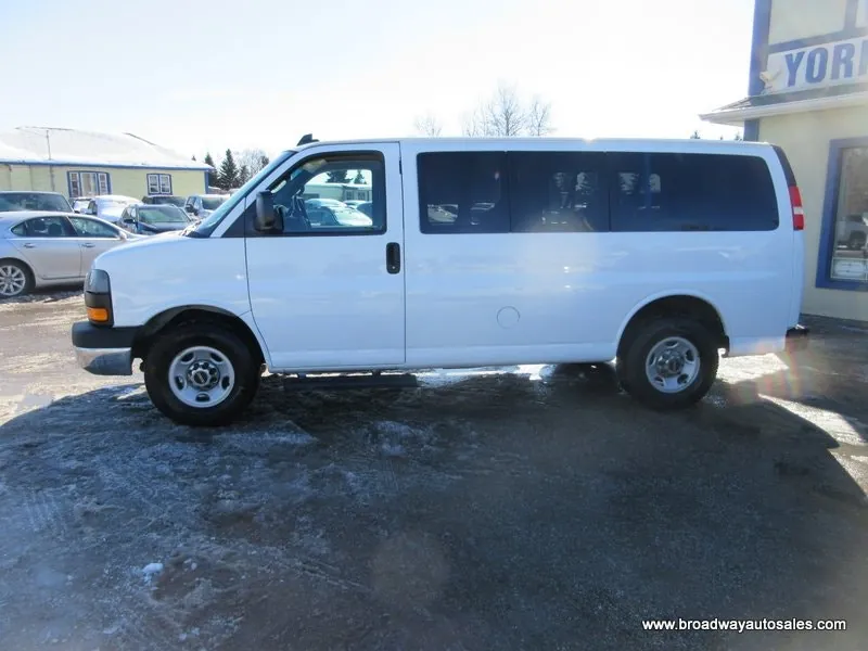 GMC Savana 2016 photo 4