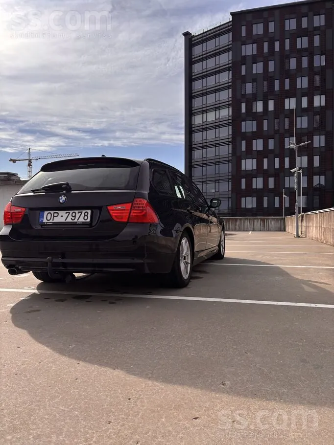 BMW 320D 2011 photo 3
