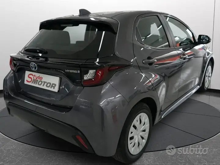 Toyota Yaris 2024 photo 3