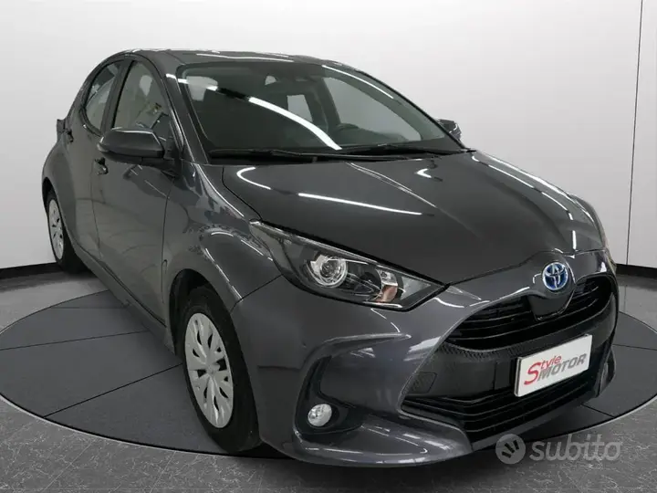 Toyota Yaris 2024 photo 2
