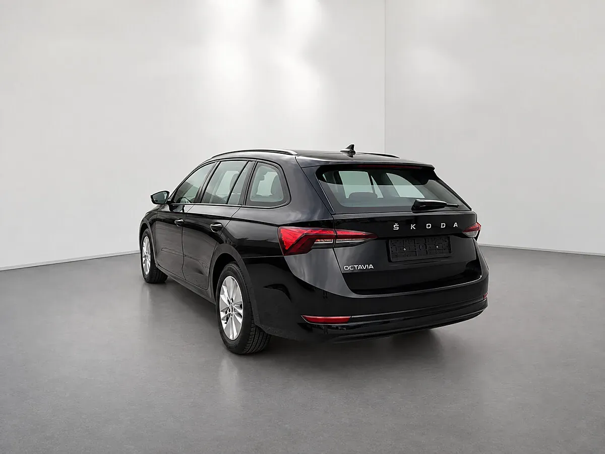 Skoda Octavia 2023 photo 3