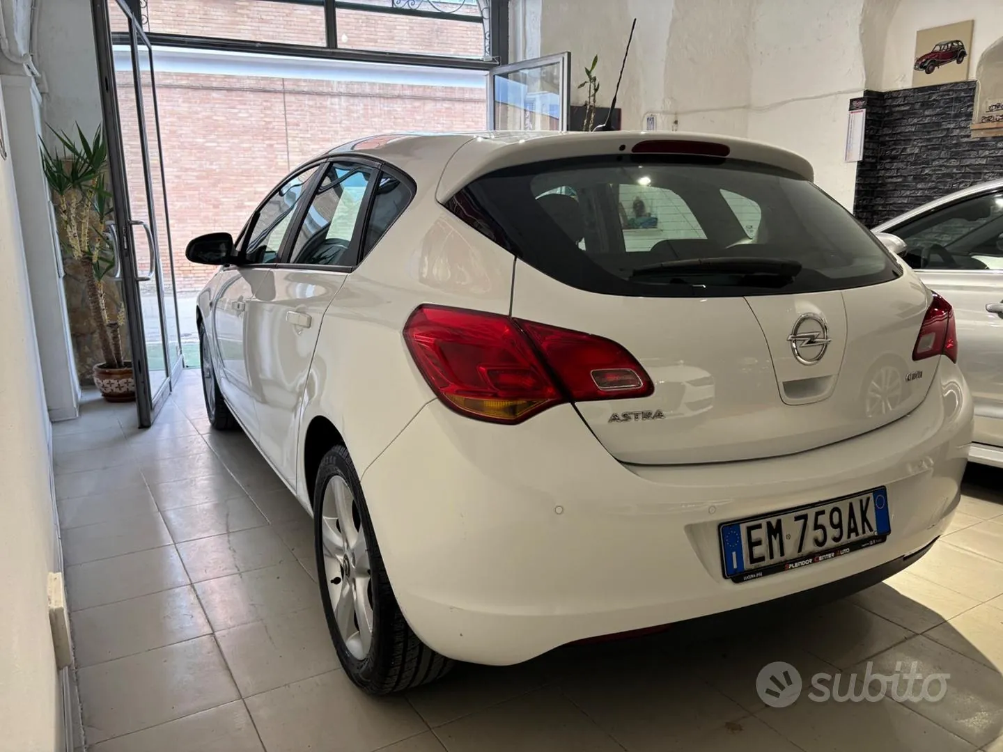 Opel Astra 2012 photo 4