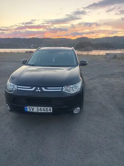 Mitsubishi Outlander 2013 photo 2