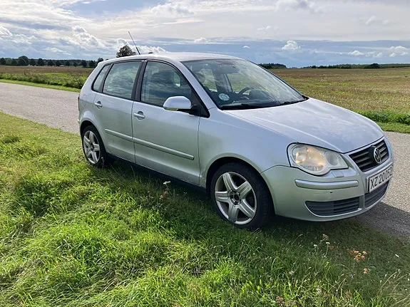Volkswagen Polo 2006 photo 2