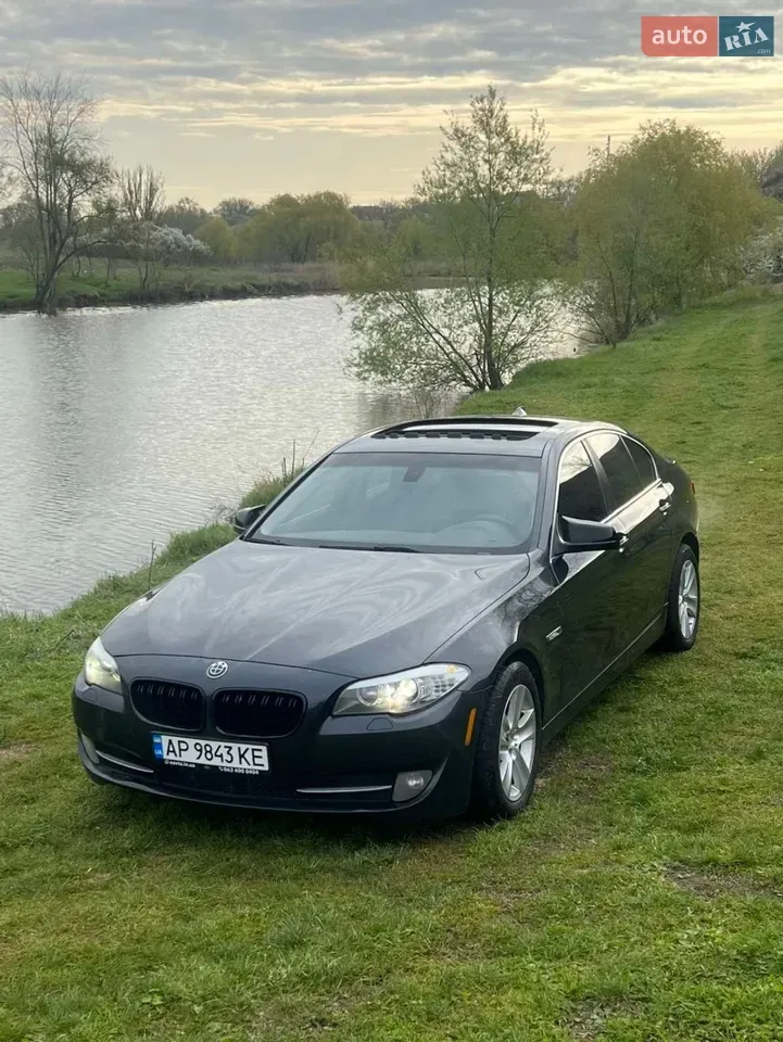 BMW 5 Series 2011 photo 2