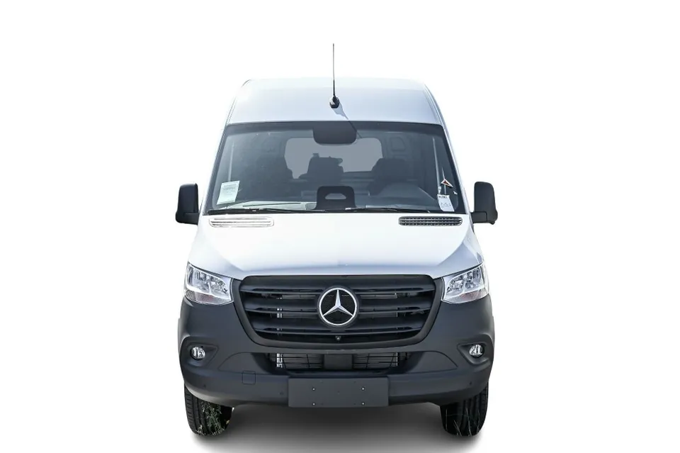 Mercedes-Benz Sprinter 2026 photo 2