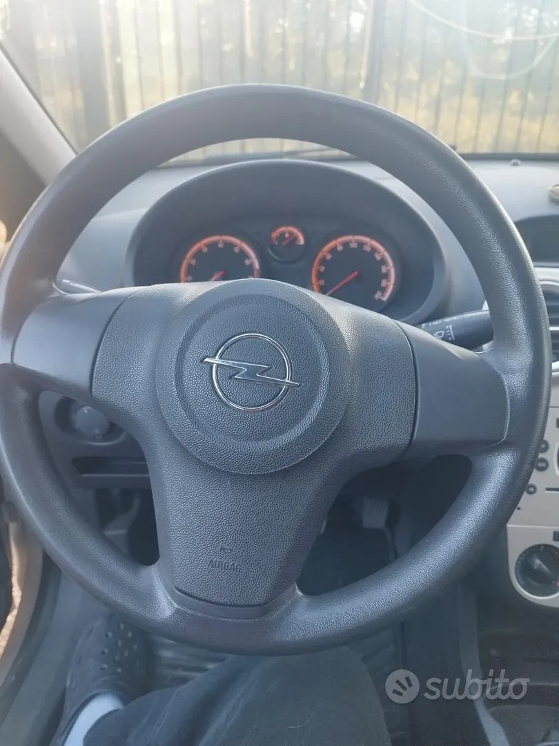 Opel Corsa 2006 photo 2