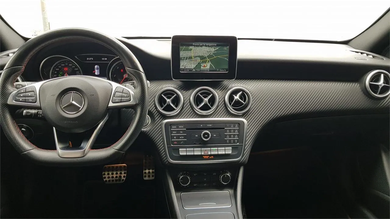 Mercedes-Benz A200 2018 photo 4