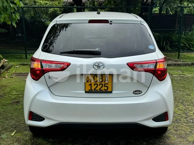 Toyota Vitz 2018 photo 4