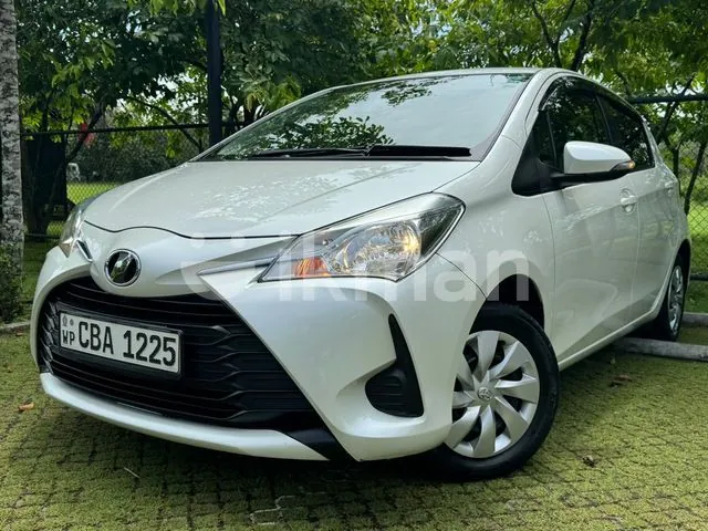 Toyota Vitz 2018 photo 2
