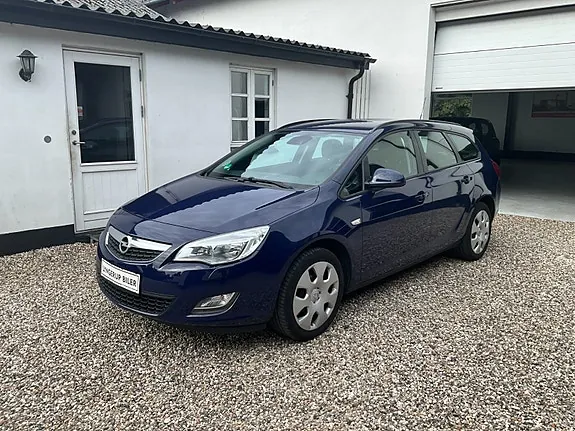 Opel Astra 2011 photo 3