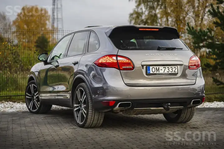 Porsche Cayenne 2012 photo 4