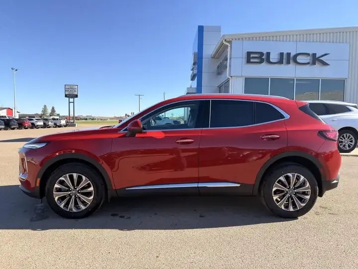 Buick Envision 2026 photo 2