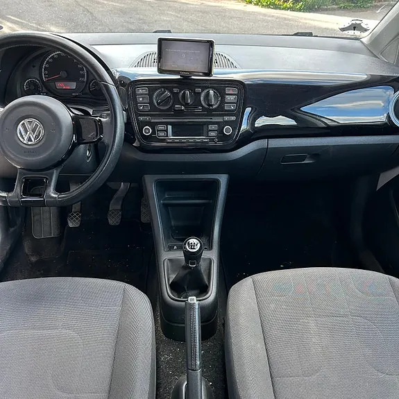 Volkswagen Up 2015 photo 5