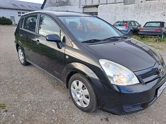Toyota Corolla Verso 2006 photo 2