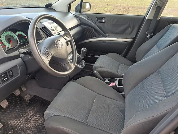 Toyota Corolla Verso 2006 photo 5