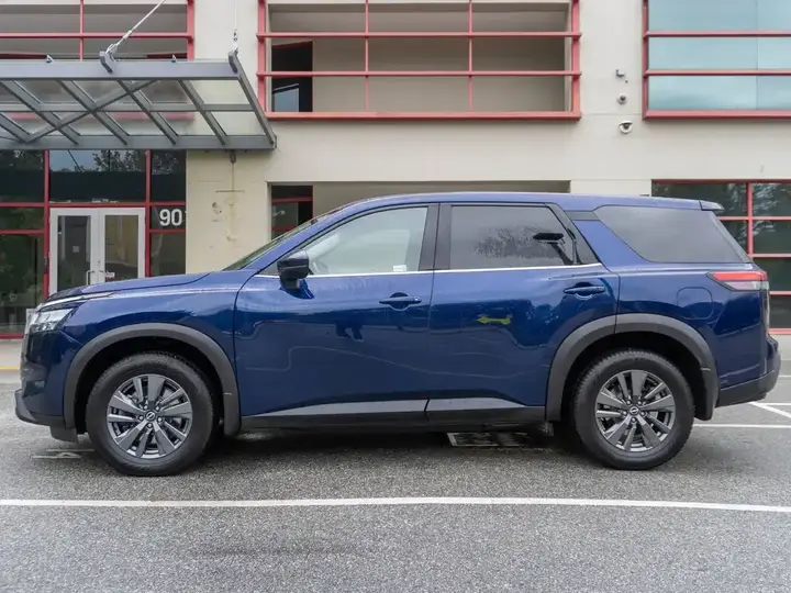 Nissan Pathfinder 2022 photo 2