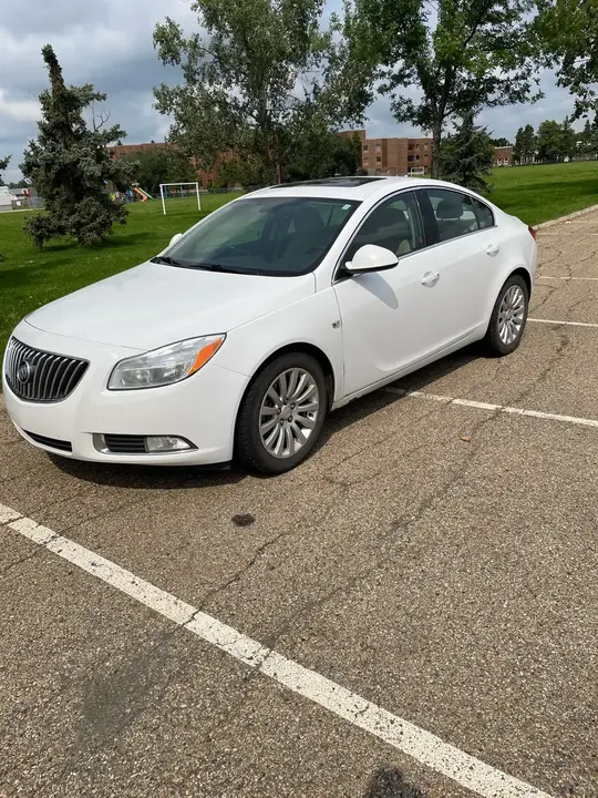Buick Regal 2011 photo 2