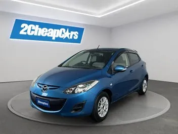 Mazda Demio 2013 photo 2