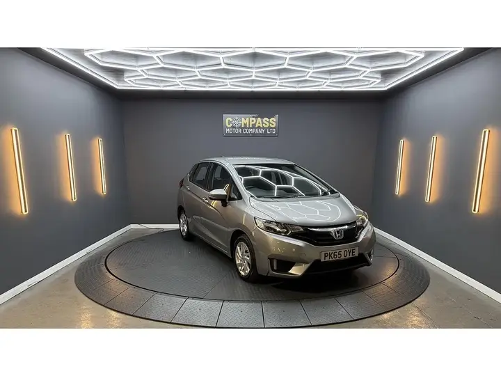 Honda Jazz 2015 photo 2