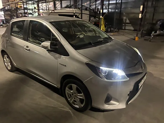 Toyota Yaris 2013 photo 5