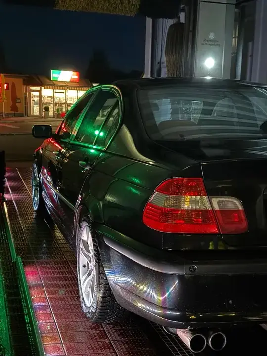 BMW 318I