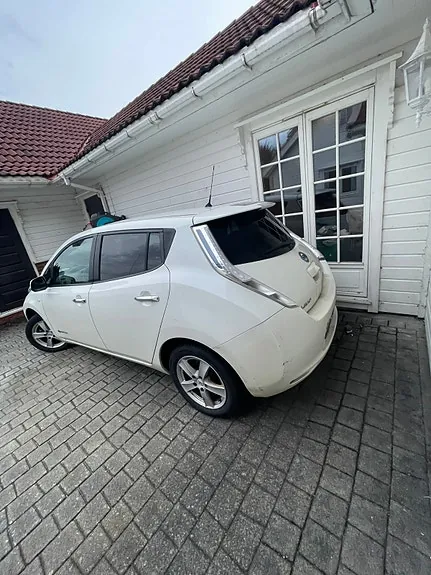 Nissan Leaf 2016 photo 2