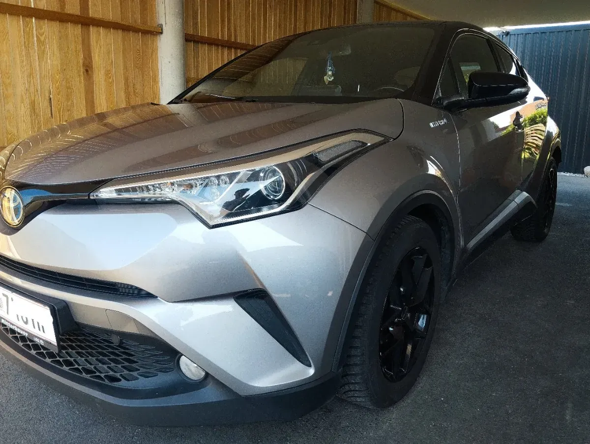 Toyota C-Hr 2018 photo 3