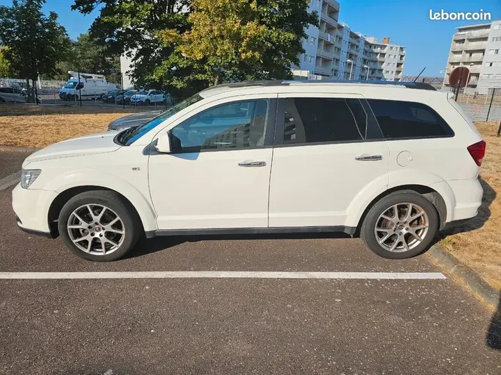 Fiat Freemont 2012 photo 3