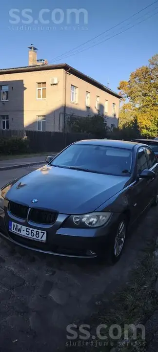 BMW 318 2006 photo 2
