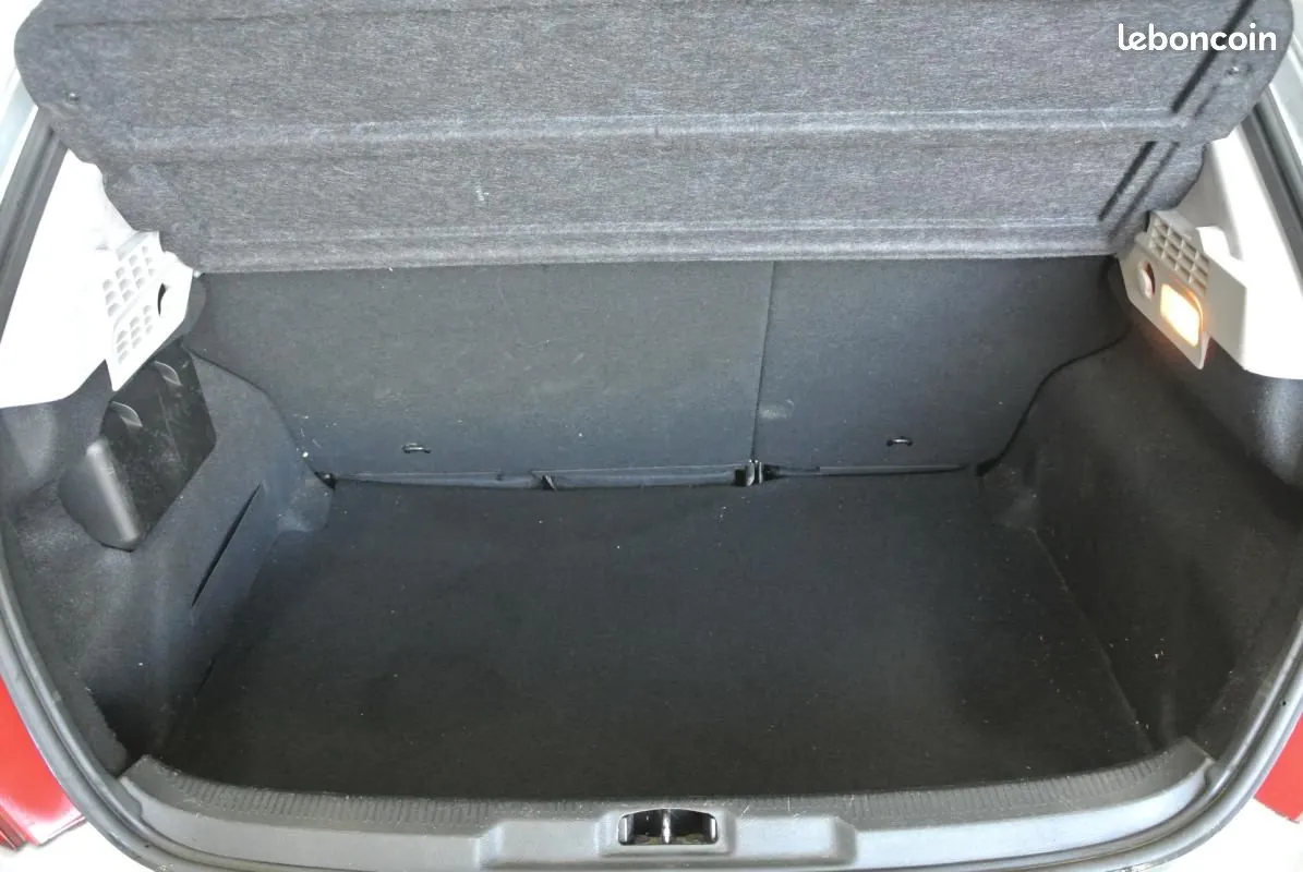Peugeot 207 2011 photo 5