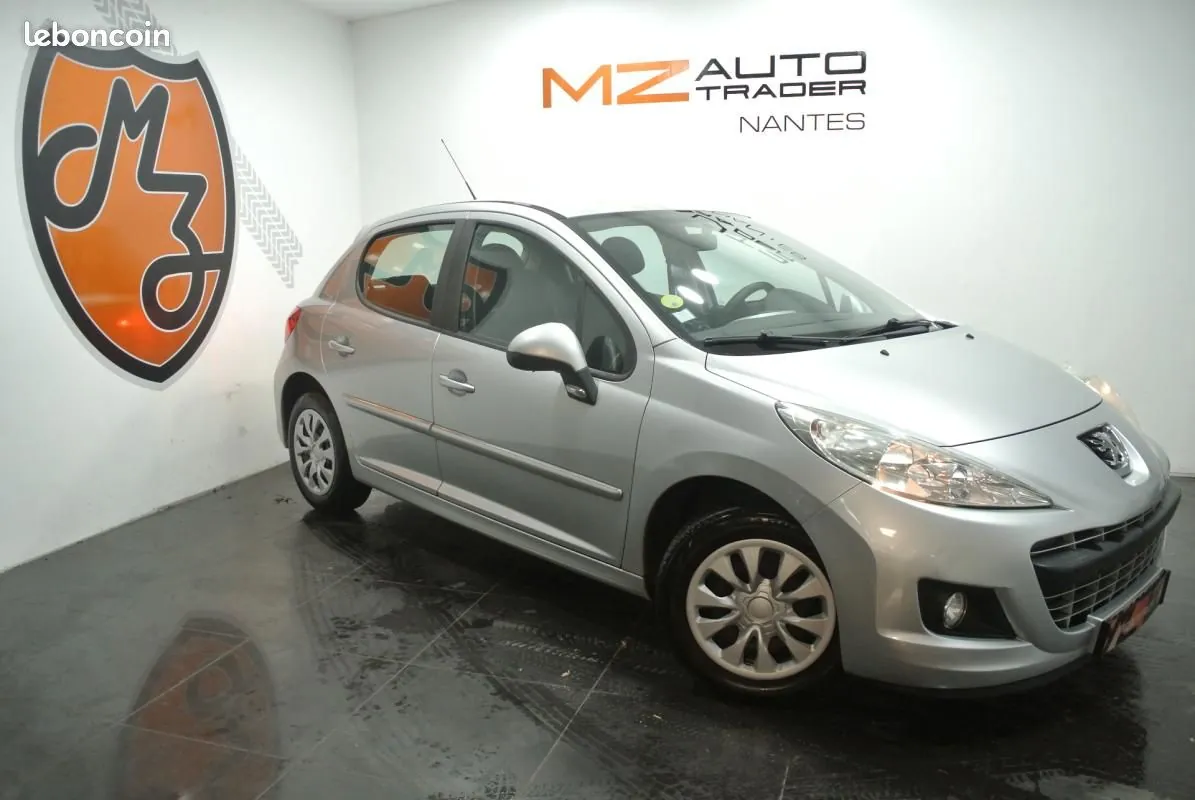 Peugeot 207 2011 photo 2